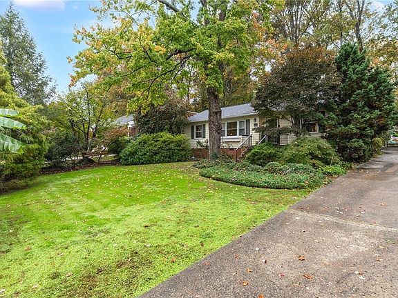 4th image of 3411 Dogwood Dr
