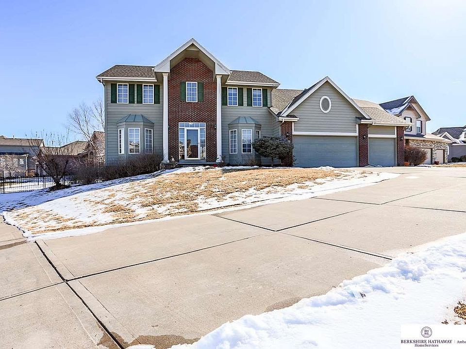 1st image of 6233 N 158th Avenue Cir