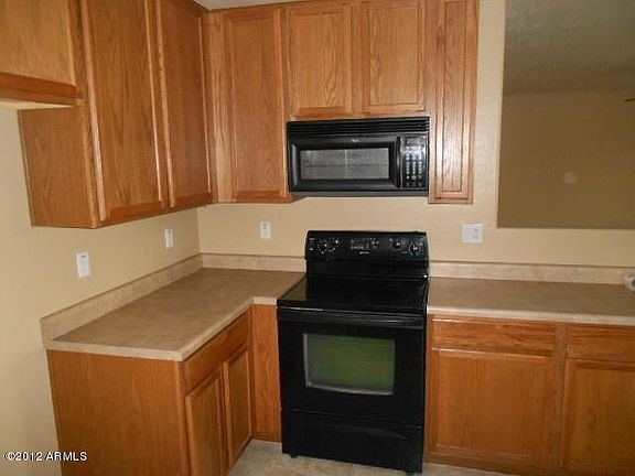 2nd image of 3320 W Wayland Dr
