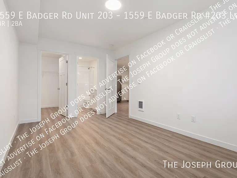 Town's Edge Apartments - 1555 E Badger Rd — Photo 20