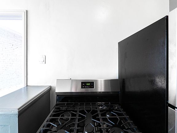 5th image of 808 S Hobart Blvd APT 504
