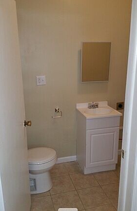4th image of 30 Syracuse St #2