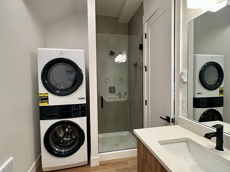 1449 NW Ogden Ave #2 — Photo 9
