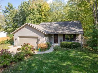 2928 N Jefferson Rd, Midland, MI 48642