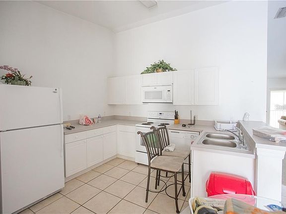 5th image of 2732 Club Cortile Cir APT B