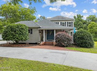 1222 N 20th St, Morehead City, NC 28557