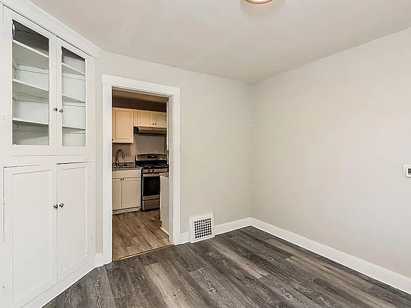 2nd image of 1514 43rd St