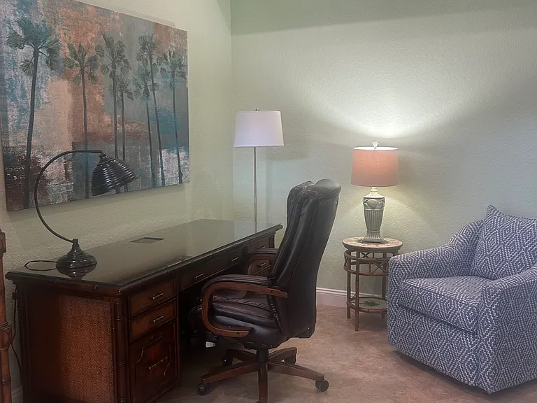 Private Den