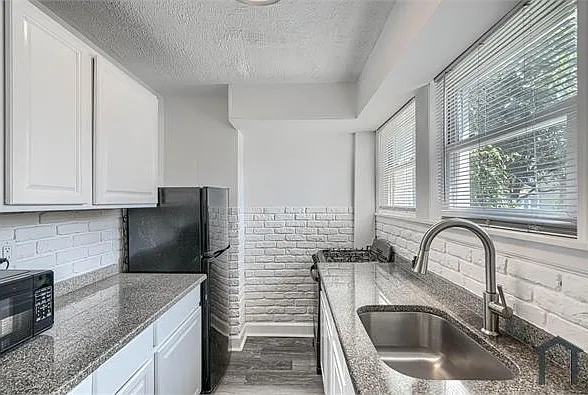 3 bed, 1150 sqft, $1,795 — Photo 2