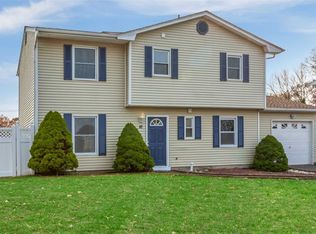 16 Saxon Rd, Centereach, NY 11720