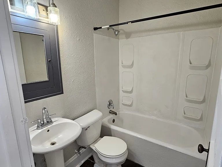 808 Saint Joseph St — Photo 14