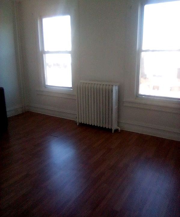 2nd image of 816 N Front St APT 2
