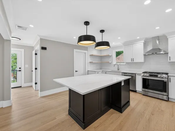 29 Hanson St #2, Somerville, MA 02143