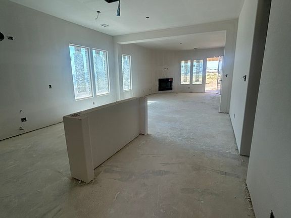 5th image of 3402 Helena St