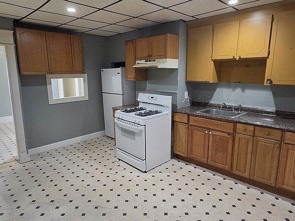 2nd image of 190 Bennington St
