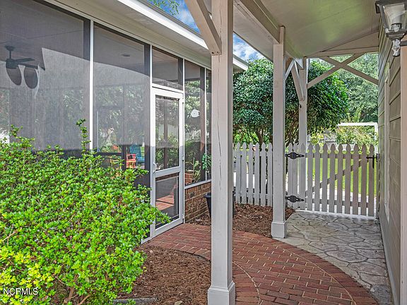 4th image of 205 Gloria Street