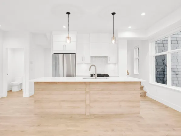 12770 105th Ave #7, Surrey, BC V3V 0E2