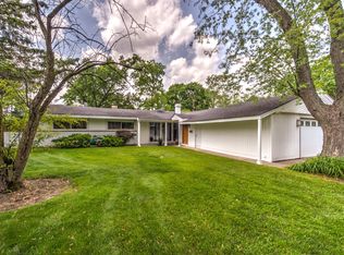 115 Lockerbie Ln, Wilmette, IL 60091