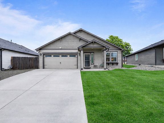 2nd image of 2214 Leonard Drive