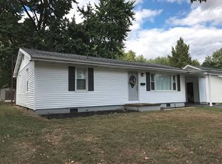 121 Dorris Dr, Fairfield, IL 62837