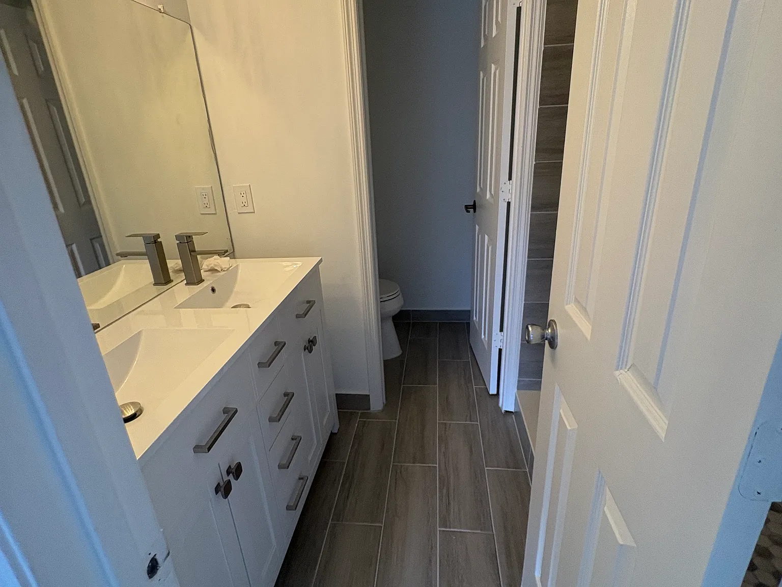 2 bed, 1080 sqft, $1,600 — Photo 2