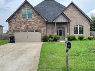 2706 Lightning Bug Dr, Murfreesboro, TN 37129