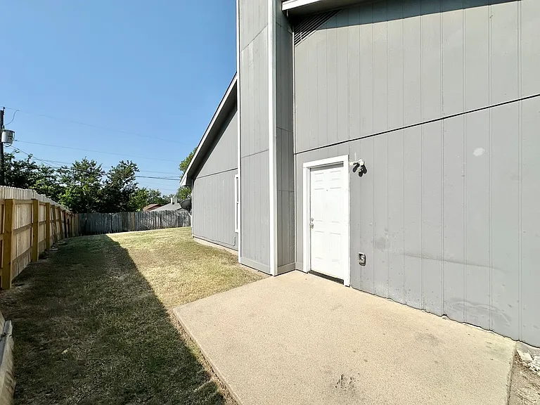 3708 Trotwood Trl — Photo 20