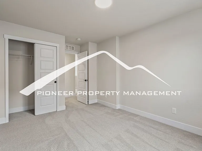9304 Bugaboo Dr — Photo 32