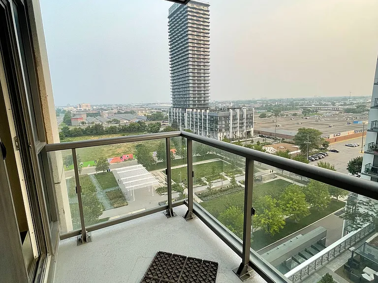 17 Zorra St #910 — Photo 4
