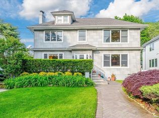 378 Midwood Rd, Woodmere, NY 11598