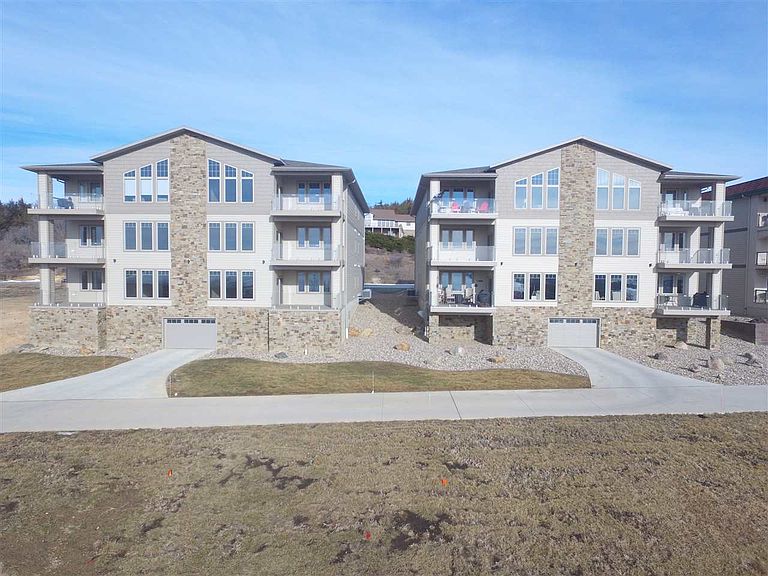 103 Marina Bluffs Ct Yankton, SD, 57078 Apartments for