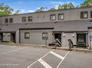 178 Upper Village Way, Tannersville, PA 18372