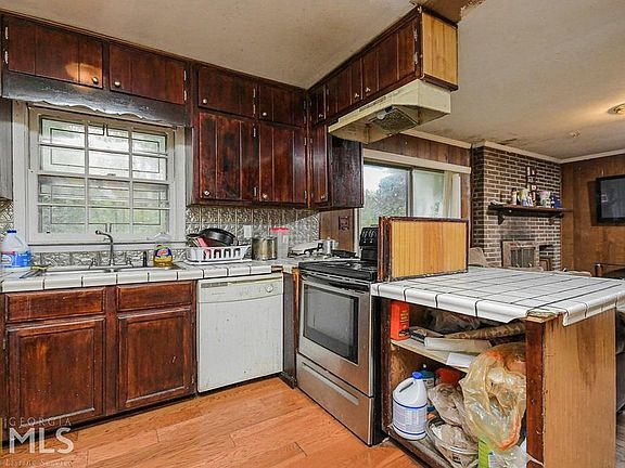 5th image of 3220 Linden Garden Dr