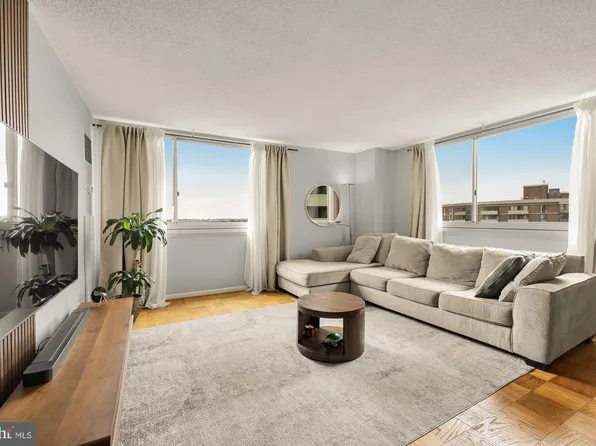 4601 N Park Ave APT 1119, Chevy Chase, MD 20815