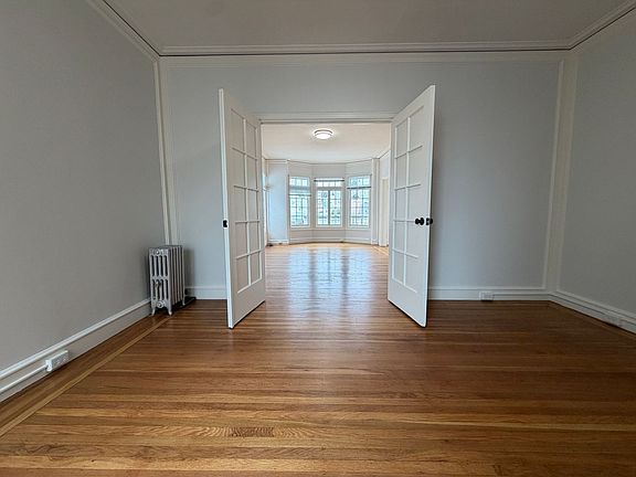 5th image of 3035 Gough St #9