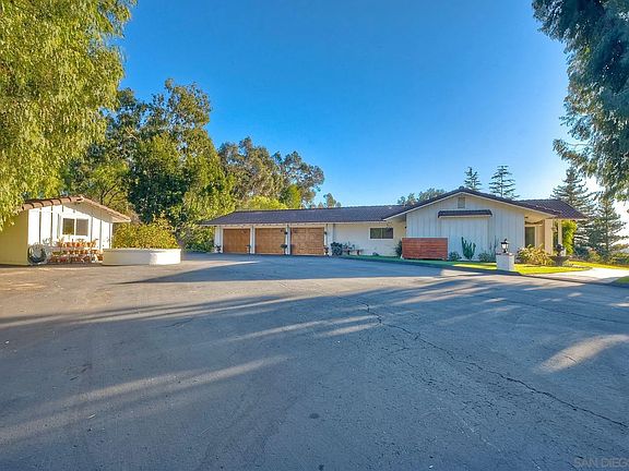 2nd image of 2476 Briarwood Ct