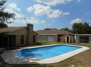 319 Juanita Ave, Wills Point, TX 75169