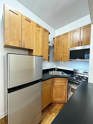 Rented by City Connections Realty | media 15