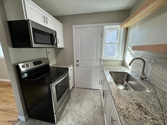 3rd image of 527 S 31st St APT 1