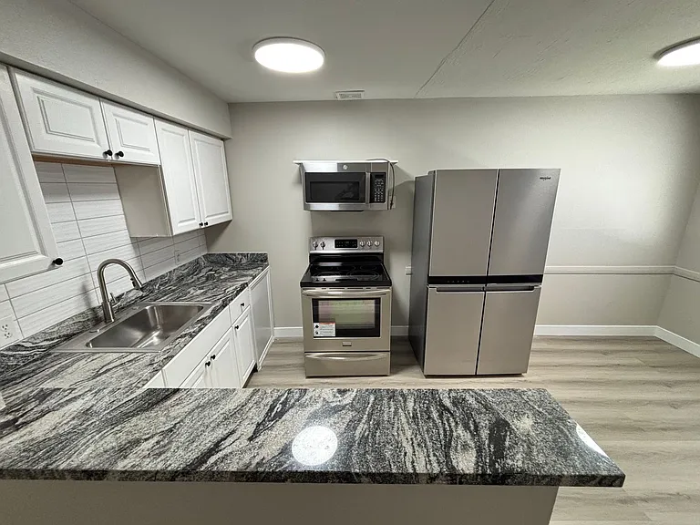 239 W Philadelphia Ave #5 — Photo 2