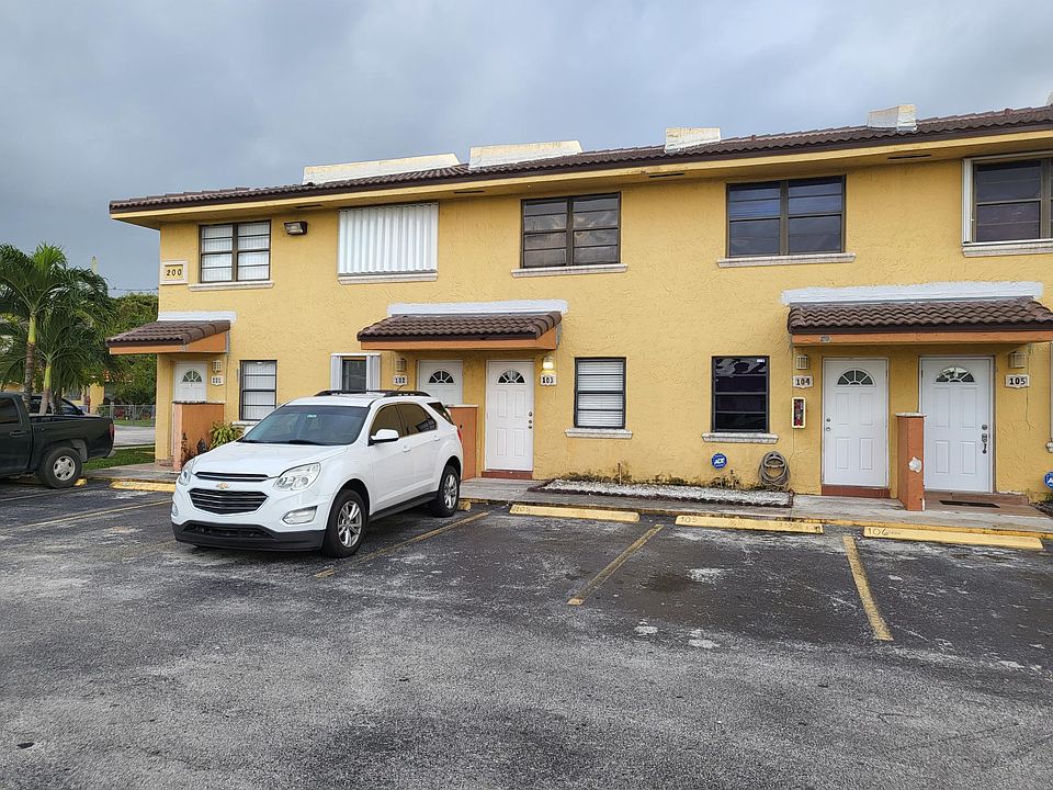 1st image of 200 SW 113th Ave APT 103