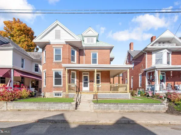 207 W 2nd St, Waynesboro, PA 17268