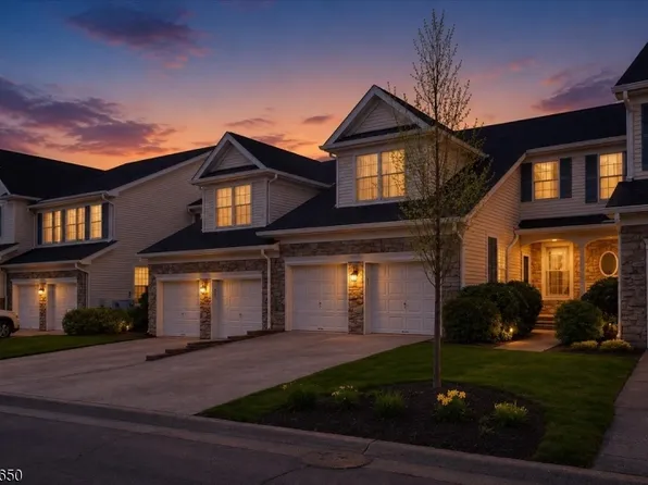 45 La Costa Dr, Clinton Twp., NJ 08801