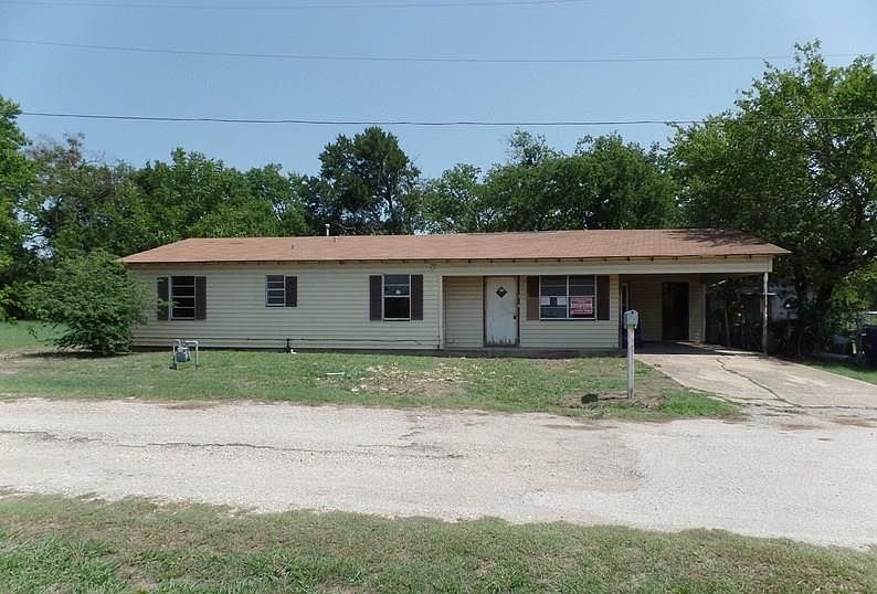 1st image of 2105 Laura St