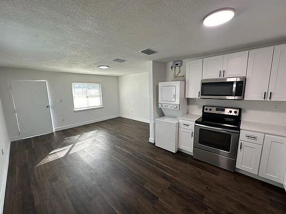 3rd image of 2118 Mara Ct APT 2