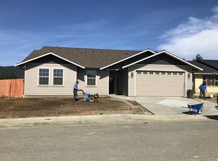 684 Hilltop Dr, Fortuna, CA 95540