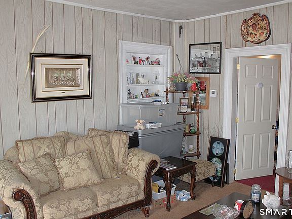 4th image of 90 Franklin Street