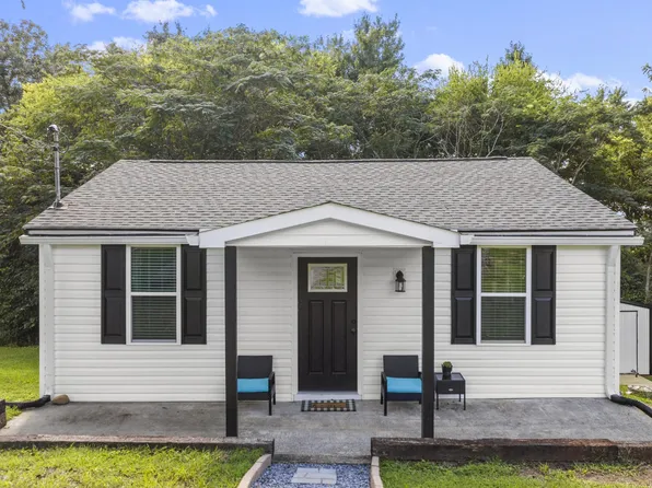 1812 Adams St, Athens, TN 37303