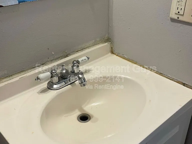 2931 Bryant Ave N #2 — Photo 39
