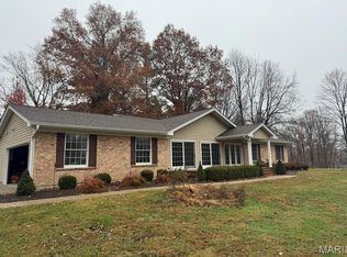 760 W Spicewood Dr, Chesterfield, MO 63005